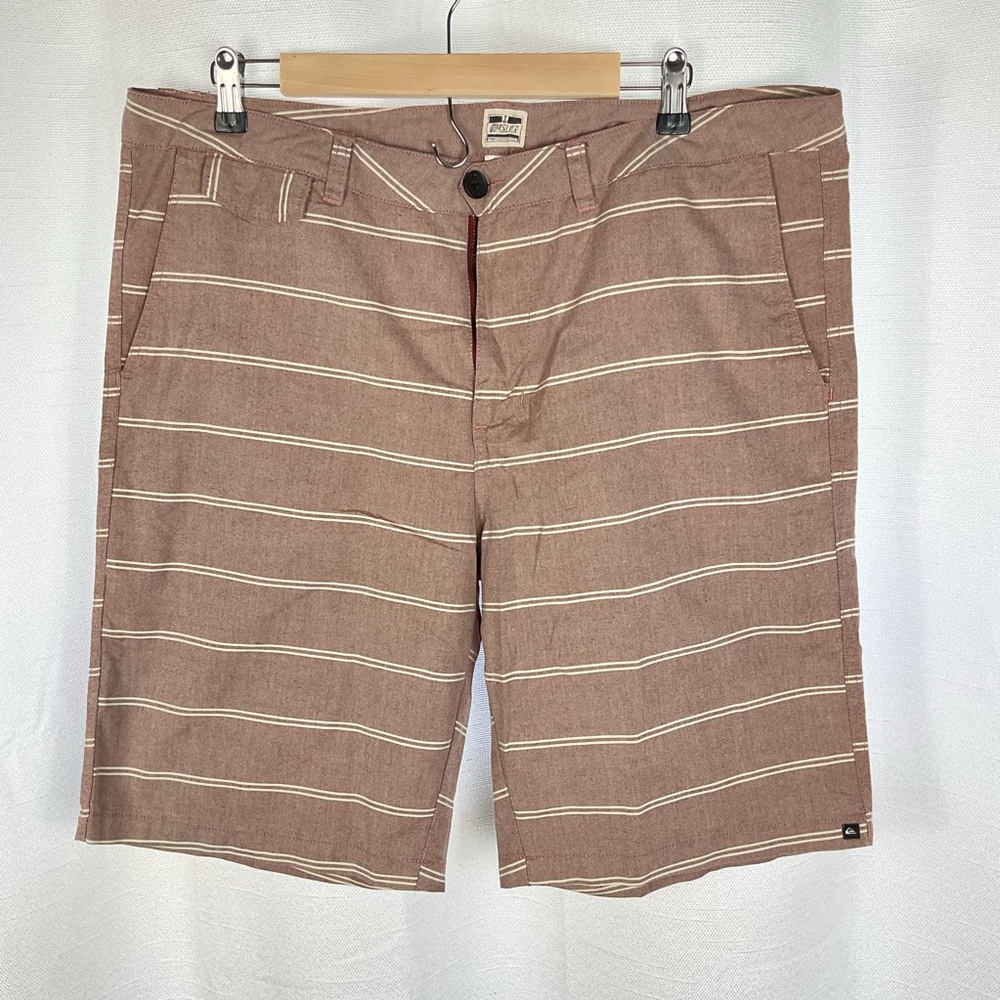 Quiksilver Men’s Shorts Size 38 stripped